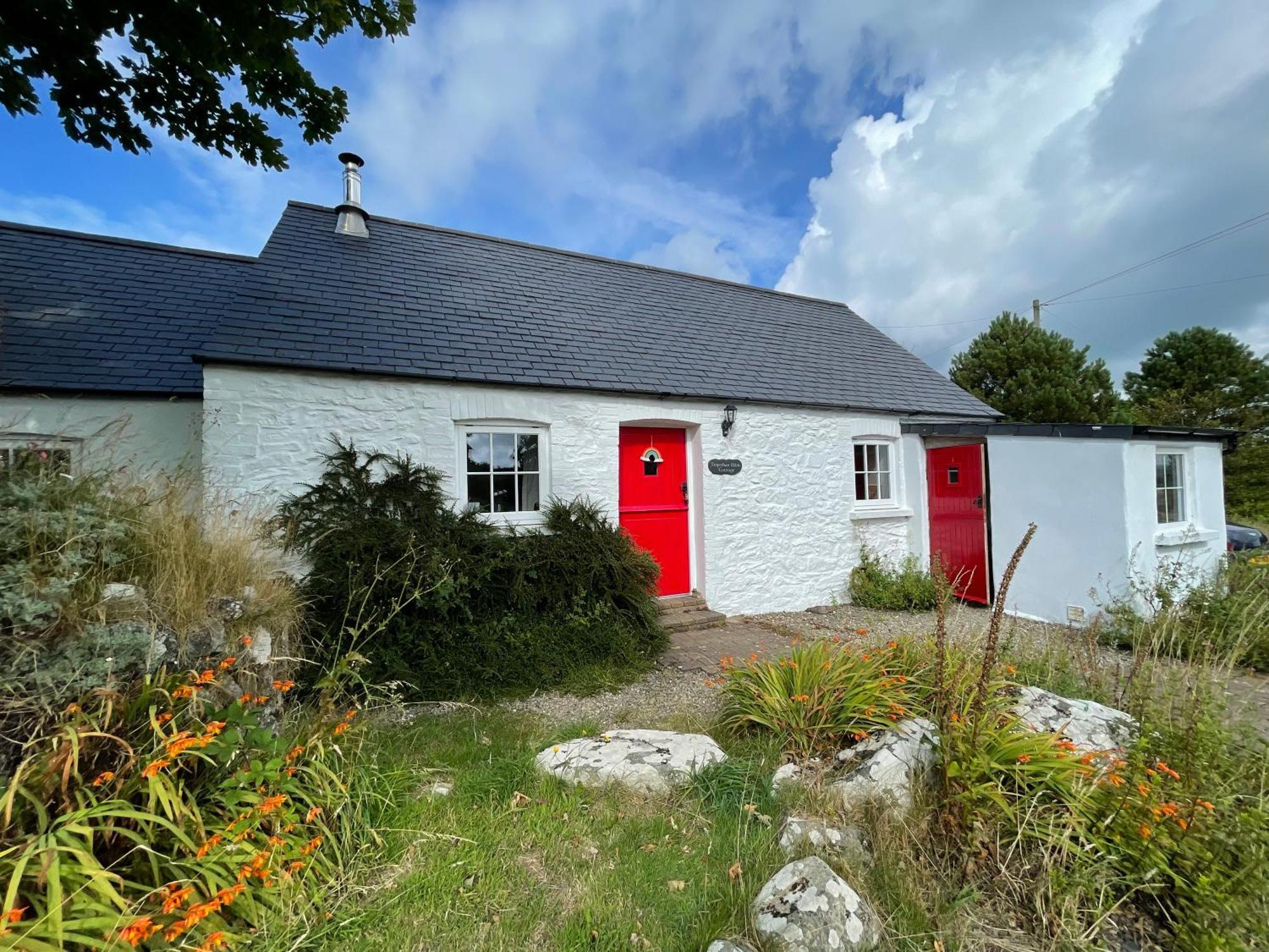 The Dairy @ Trefechan Wen Goodwick Bagian luar foto