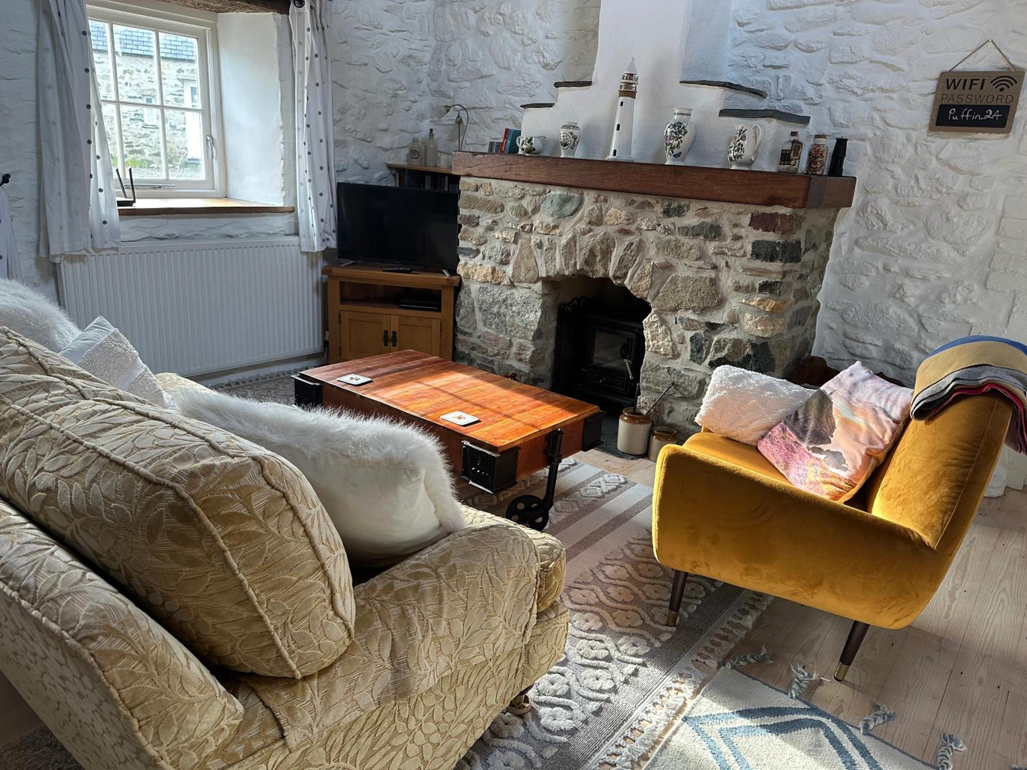 The Dairy @ Trefechan Wen Goodwick Bagian luar foto